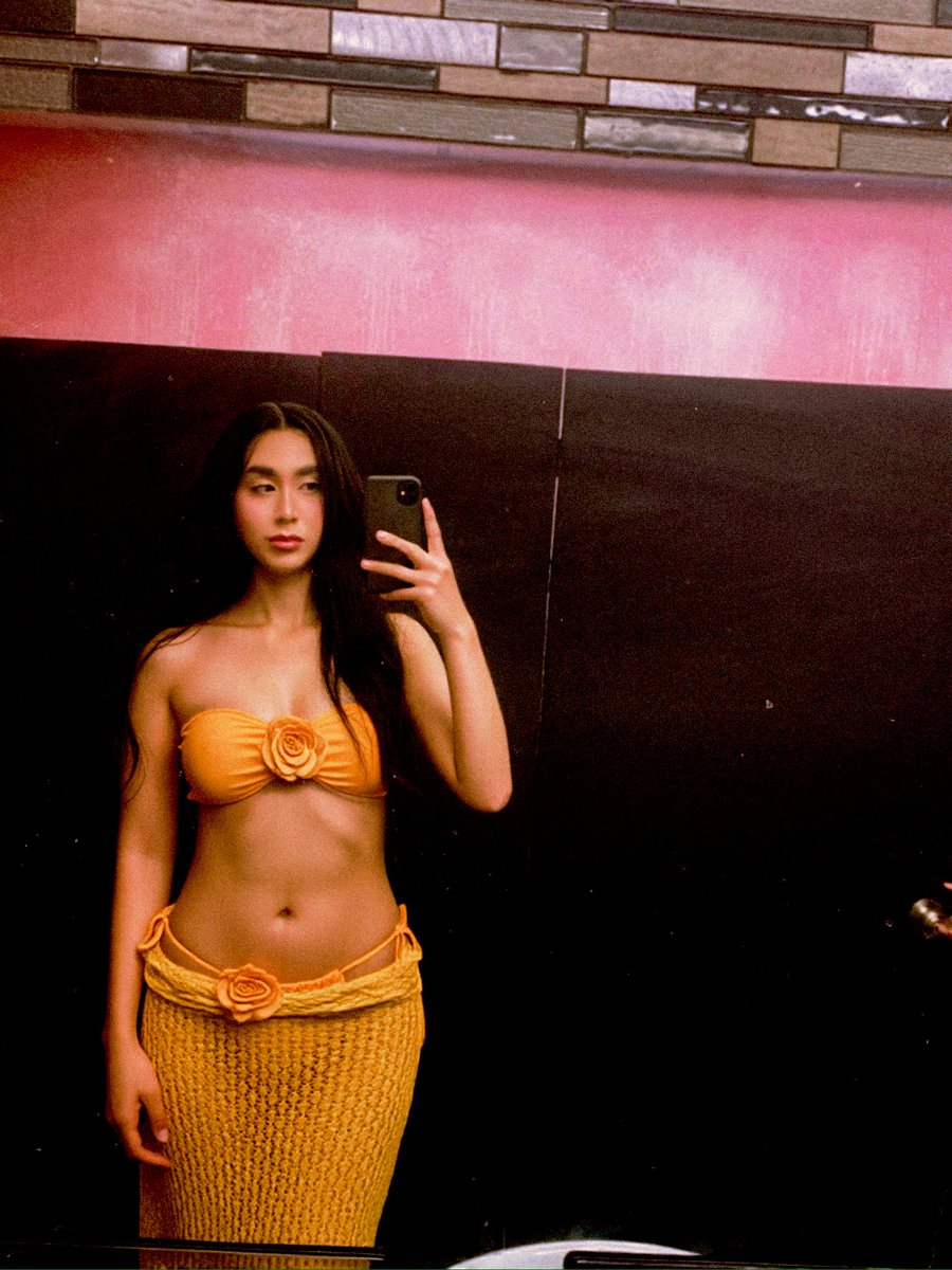 blessfromhell_'s tweet image. 💛…..