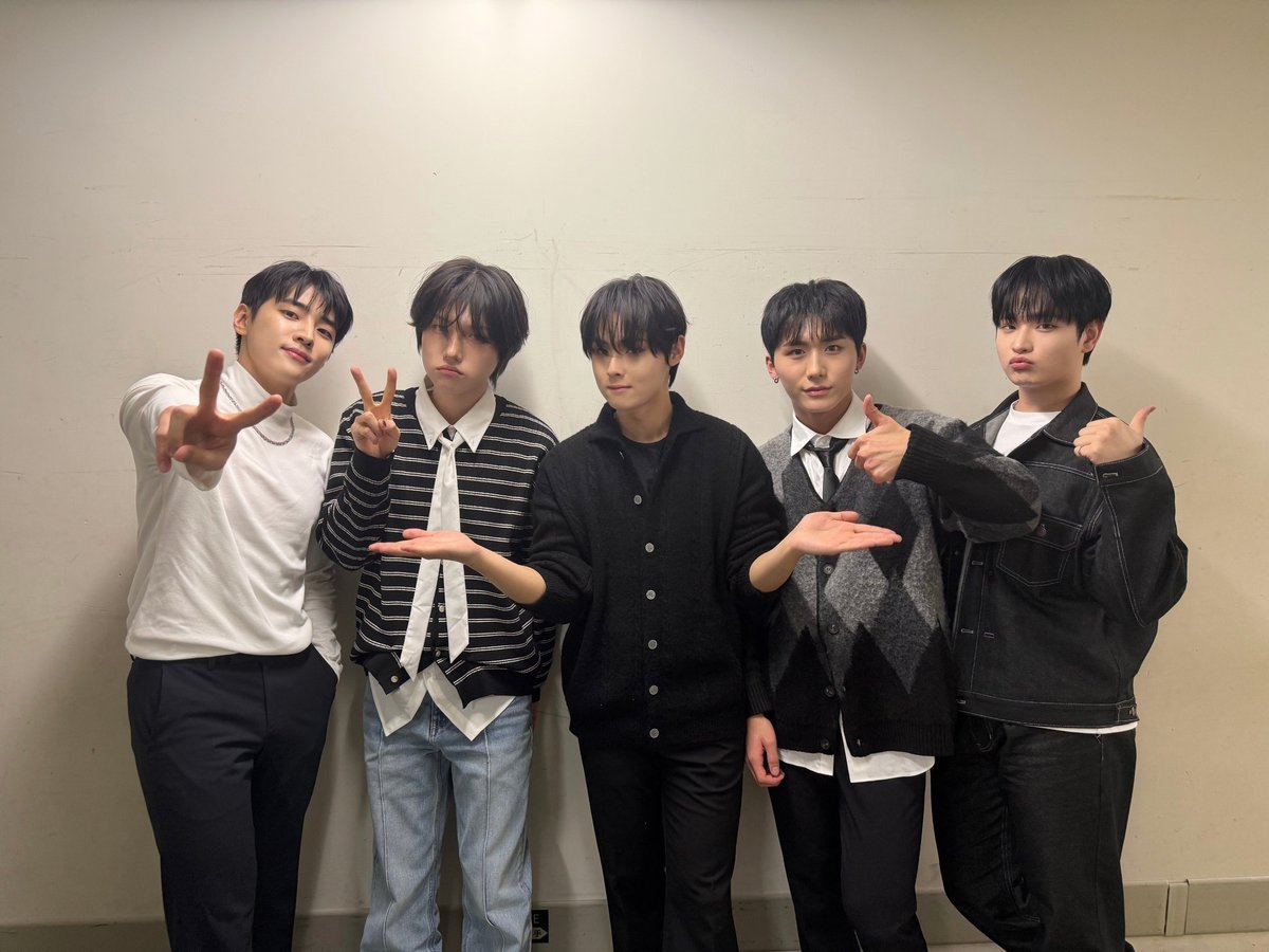 [📸] 260130 

일본에서 즐긴 첫 만남! 
내일도 즐겁게 놀아요 😄

#DKZ #디케이지