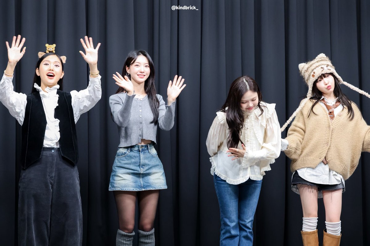 260117 시그 팬사인회

새해 옴걸 많이 받으세요!
(옴걸이 복이니까 😉)

<a href="/WM_OHMYGIRL/">오마이걸 (OH MY GIRL)</a>
#오마이걸 #OHMYGIRL
#효정 #미미 #승희 #유빈
#HYOJUNG #MIMI #SEUNGHEE #YUBIN