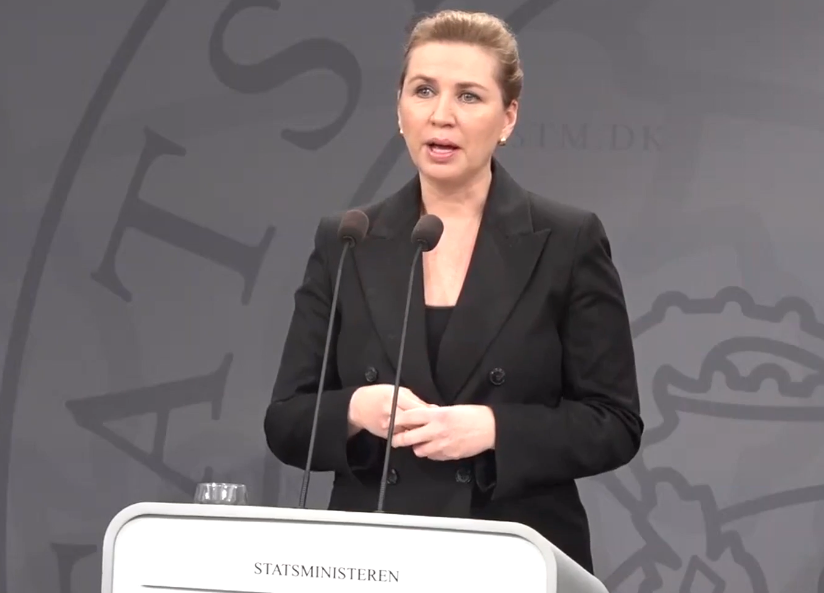 - Vi gjør alt vi kan for å passe på Danmark, sier regjeringen - Den danske regjeringen holdt i dag en pressekonferanse som handler om utvisningsreformen som regjeringen ønsker skal implementeres så r... is.gd/dc1Tpl