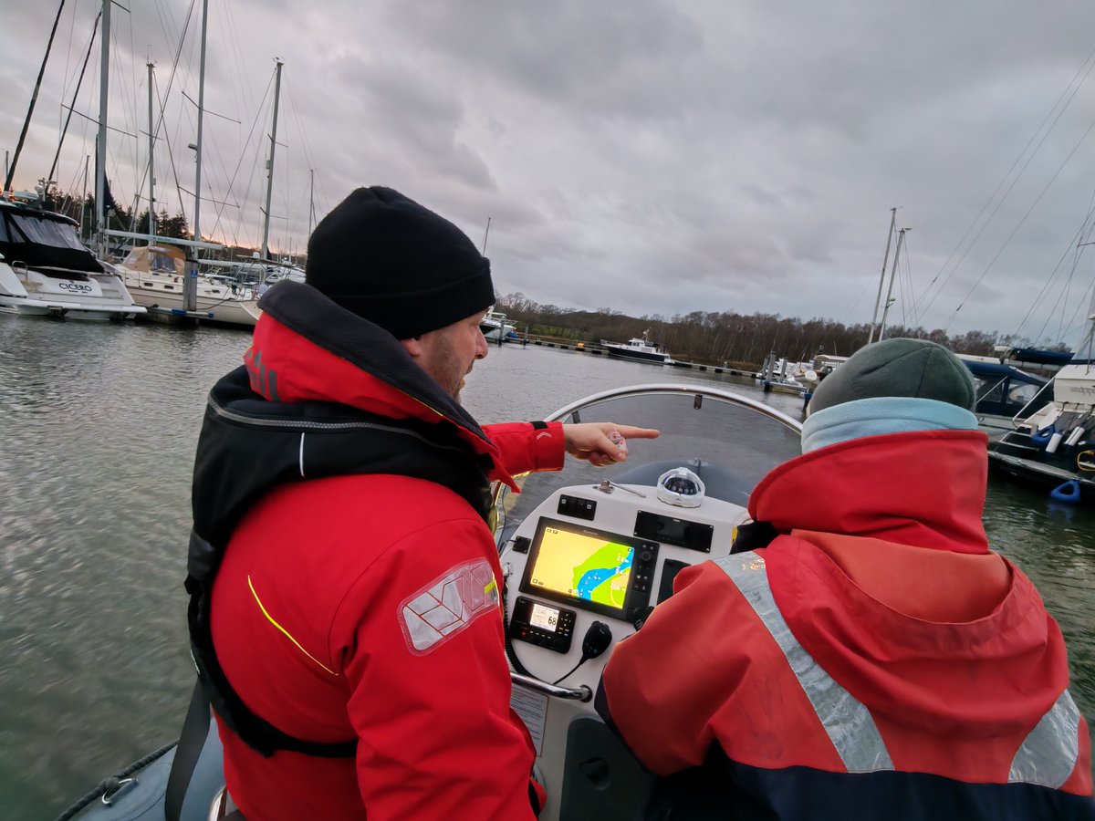 If you could do with a hand with #tidalberthing on the #BeaulieuRiver, new #courses are being offered by #AssociatedMarineTraining.

They'll include theory #training on #tidalflows and practical manoeuvres: bit.ly/4bnDqwH

To book call 01590 616200.

#BoatingCourses