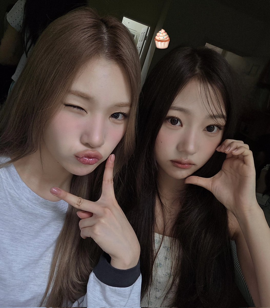 Hearts2INA's tweet image. 260130 #JUUN weverse comment 

👤: Juun~ Juuun~ selamat datang di Jepang!! 💗
Kali ini sekamar sama siapa? Atau sendirian??
Seru-seruan ya di Jepang, dan makan yang enak-enak banyak!!
Kangen bangetㅠㅠ hiksㅠㅠ
Sayang kamu banyaaak banyaaak banyaaak 💕💕
👾: teman sekamarku di…