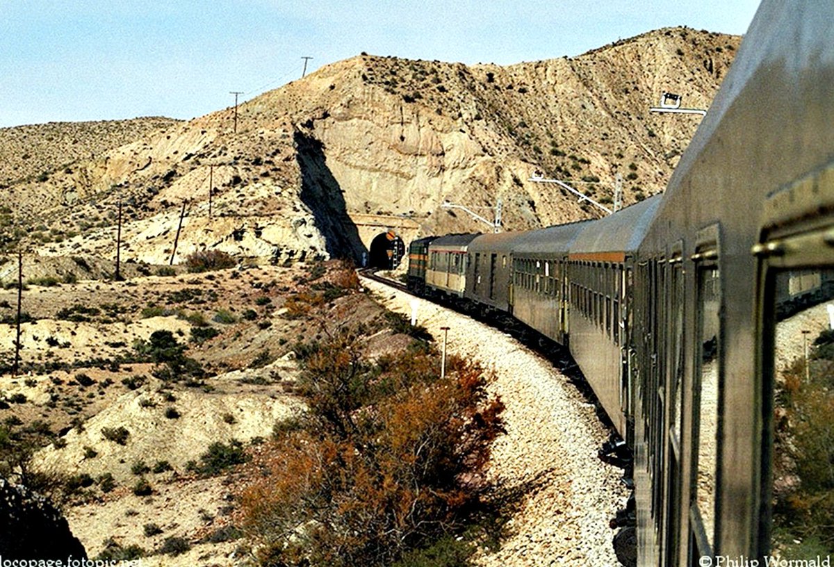Los colectivos llevamos décadas reclamando y proponiendo soluciones, pero el Ministerio, #Renfe #Adif … no hacen puñetero caso.
Reabrir líneas férreas en comarcas como #Guadix #Baza #Almanzora #Lorca puede ayudar
El tren PUEDE y DEBE volver
31/12/1984-30/1/2026 #15006díassintren