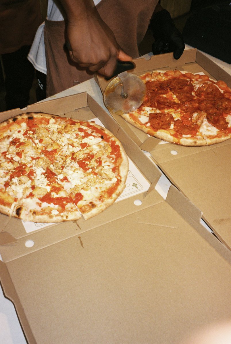 6Katleho's tweet photo. 🍕 https://t.co/qHxHLI6hCa