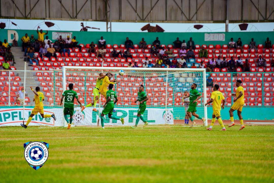 BarauFootball's tweet photo. Our goalkeeper, Chisom Chiaha, earned his second clean sheet of the second stanza as we held Bayelsa United to a goalless draw.
Recall that Chisom recorded his first clean sheet in Aba, when we played out a goalless draw against Enyimba FC.
#MaliyaBoysTogetherForVictory #BenBar https://t.co/LzXbjyoStj