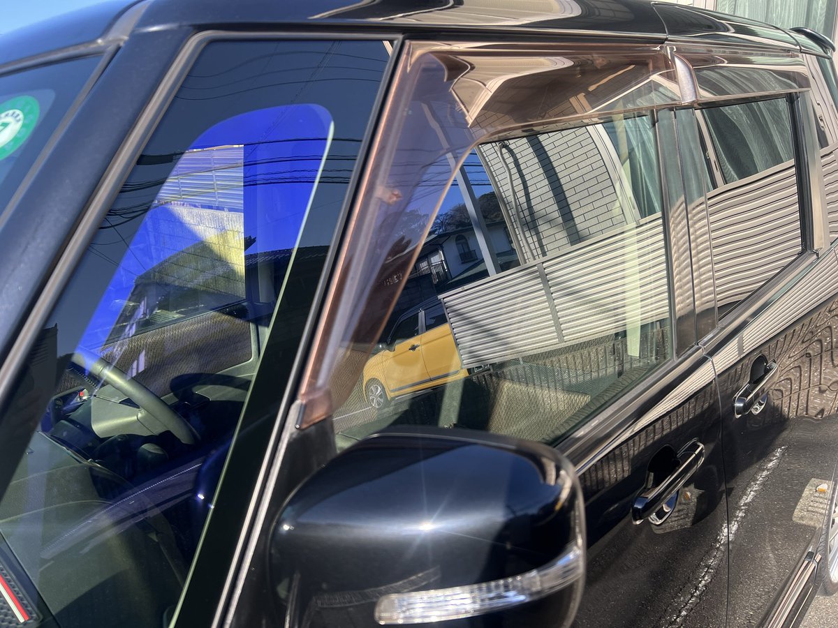 luke51531's tweet photo. すぐに乗れる車を探した結果、しばらくはこのルークスに乗る予定。
とりあえずホイール変えてボディが傷だらけだったのを磨き、前からやってみたかったゴーストフィルム施工。
久々に車熱が上がり自分で色々とイジってみようと思う。
#車好きと繋がりたい https://t.co/3I8zAQRqhi