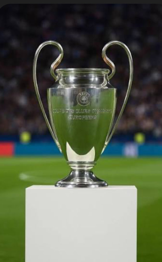 شوفي يا بنت الكلب اذا شفتي التغريده ابيك تعرفين اني تعبت و انا افكر فيك يومياً اقسم بالله اني تعبت تعبت ولا فكرت بيوم من الايام اني اكلمك او اعترف لك عشانه حرام انا تعذبت بدنياي عشانك وربي و مدري انتي اصلاً تفكرين فيني ولا لا لدرجة اني صرت ادعي لك بسجودي ان الله يكتب بيننا نصيب