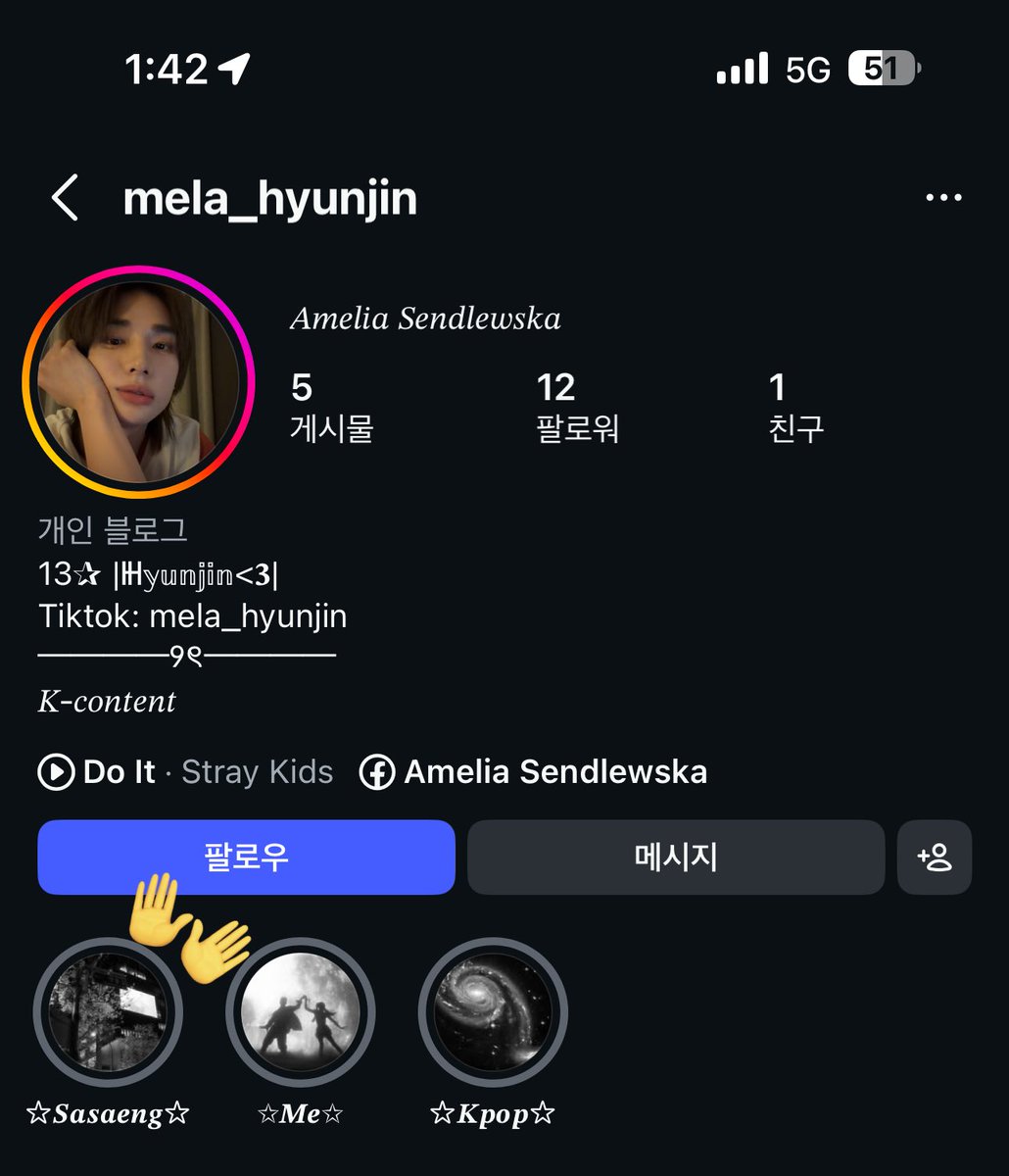 cozywookie's tweet image. can we like em tell staff about it???? that crazy ass 13 YEARS OLD ssg followed SF9 AND XLOV to their hotels and during their free time ??????? she even bragged about it. bffr.

proof of her following xlov AND sf9
#XLOVinWarsaw