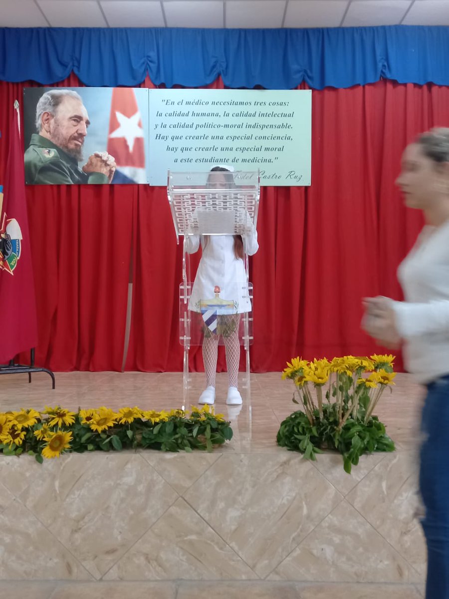 Graduación de 94 nuevos profesionales en técnico medio en Enfermería y Vigilancia y lucha antivectorial
@BrocheMade8904
<a href="/MadeMR73/">Madelin Rodríguez Martínez</a>
<a href="/granma_ucm/">UCM Granma</a>
<a href="/FCM_Manzanillo/">Facultad de Ciencias Médicas Sánchez Manduley</a>
<a href="/DeFcmm91005/">Decana de la FCMM</a>
<a href="/DeFcmm94497/">Yusdeilis Ramírez</a>
#FCMMTransformaycrece