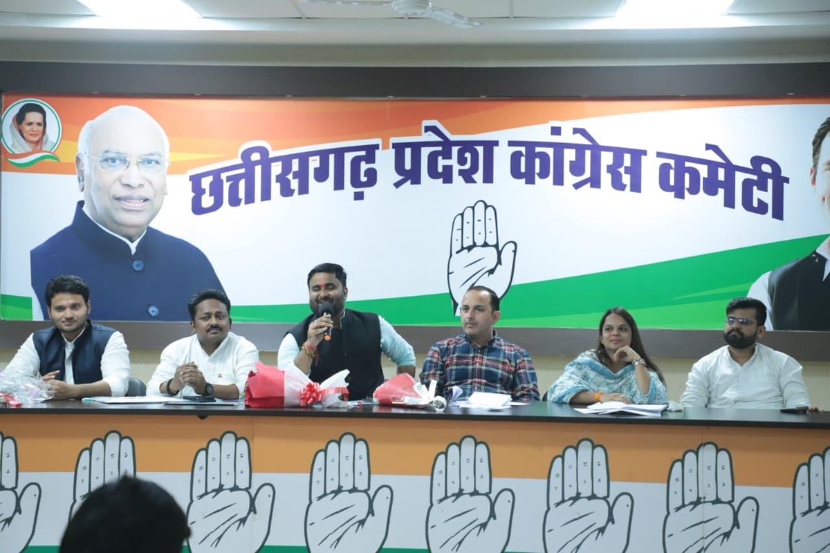 GulzebAhmed's tweet photo. छत्तीसगढ़ युवा कांग्रेस प्रदेश कार्यकारिणी बैठक

#CGPYC #IYC https://t.co/FwwDVclhum