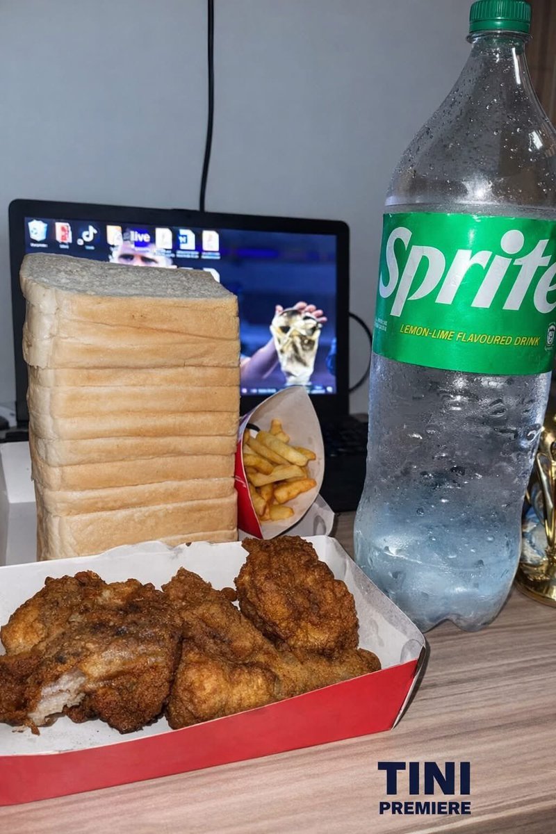 miShumoZA_'s tweet image. Sometimes you must thank your body even with little things😞❤️