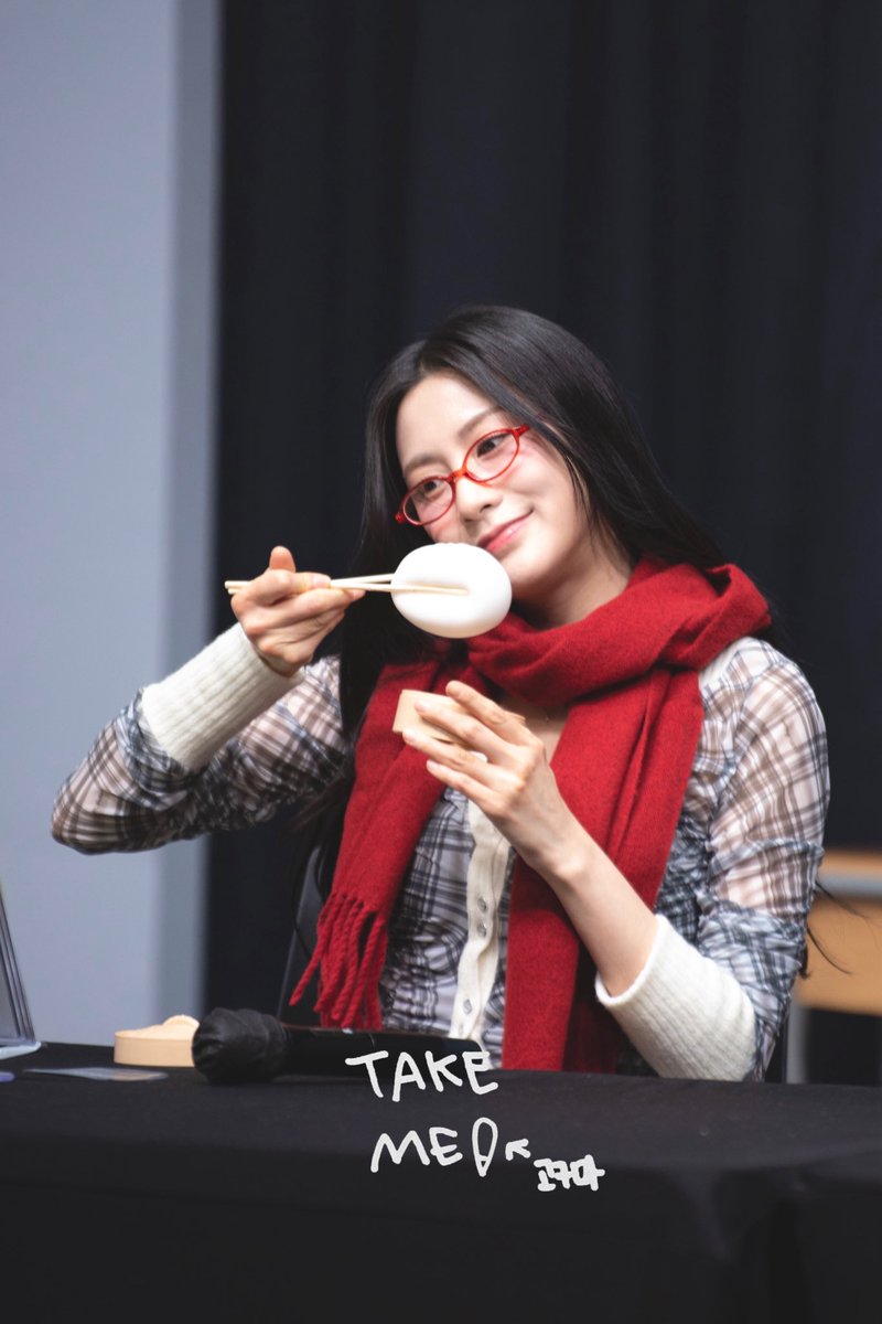 takeme_excmark's tweet photo. 260130 

누구네 만두가 일케 동글동글 기특한거야🥰

#에이핑크 #오하영 #하영
#Apink #Hayoung @Apinkohy pre https://t.co/tiarJxvS5p