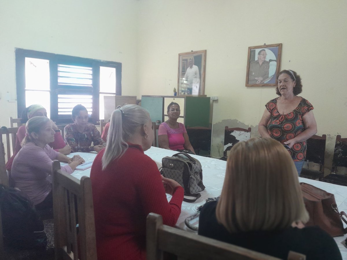 VivianLegra's tweet image. #EducaciónAntilla
#ConElPieEnElEstribo 
Se evalúan los resultados de la investigación, basada en proyectos con la presencia de los miembros del Consejo Científico Municipal,  teniendo en cuenta el Programa de Gobierno, pilar para impulsar los conocimientos.