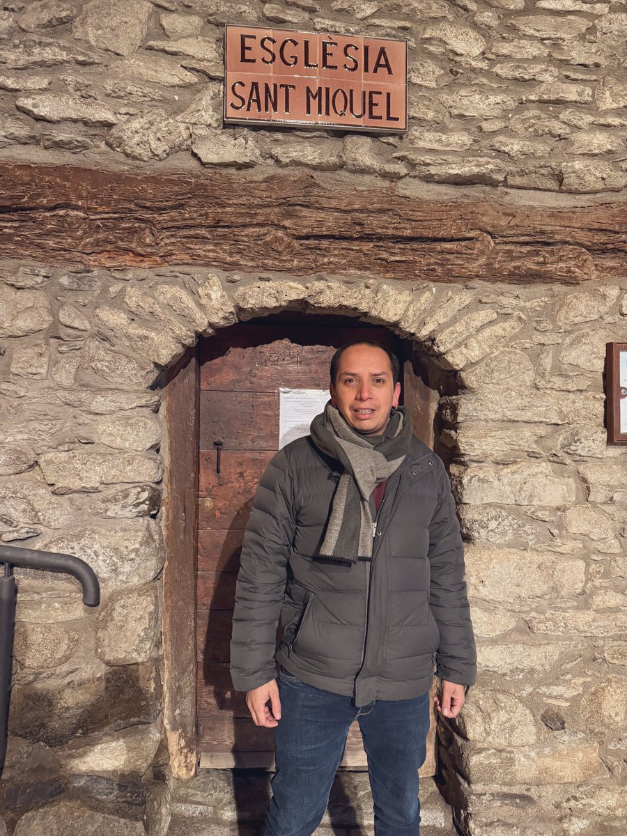 matovarf's tweet photo. Miguel, en la Església de Sant Miquel, en la Plaça Sant Miquel, de la calle Sant Miquel. 📍🇦🇩 https://t.co/2VXC0Li1rZ