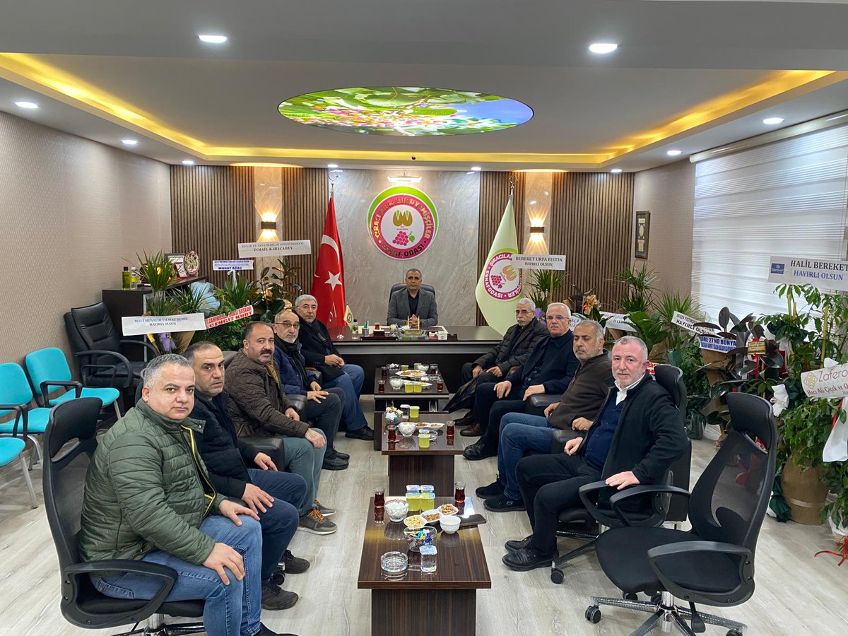Odamıza hayırlı olsun ziyaretine gelen önceki dönem Büyükşehir Belediyesi meclis başkan vekili Sn.Ahmet Kaytan , önceki dönem Karaköprü meclis üyesi Şığ Müslüm Korkmaz , İş insanı Müslüm Turmak ve beraberindeki heyete teşekkür ederiz. #şanlıurfa  #türkiye