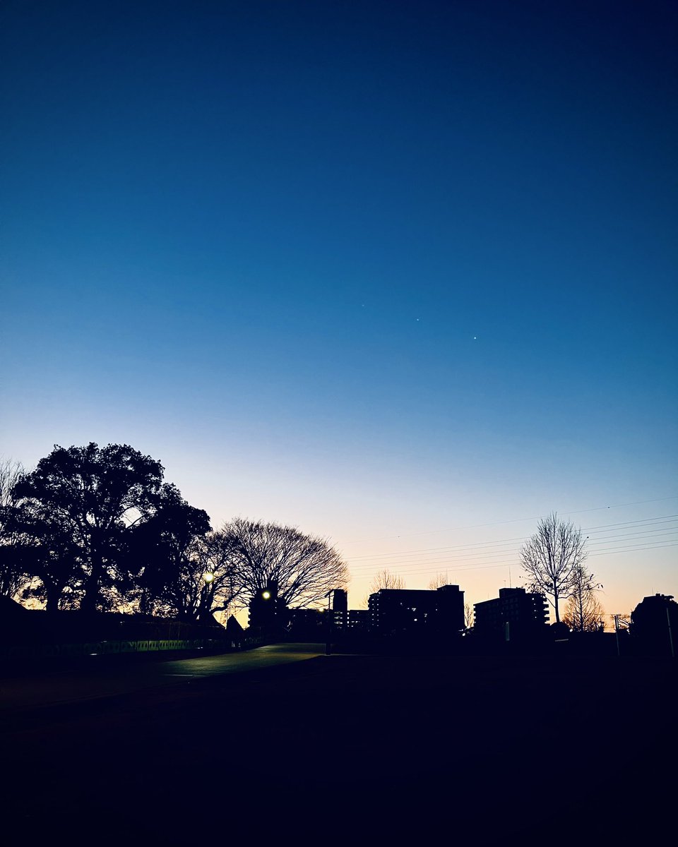 晴れた冬の夕暮れ