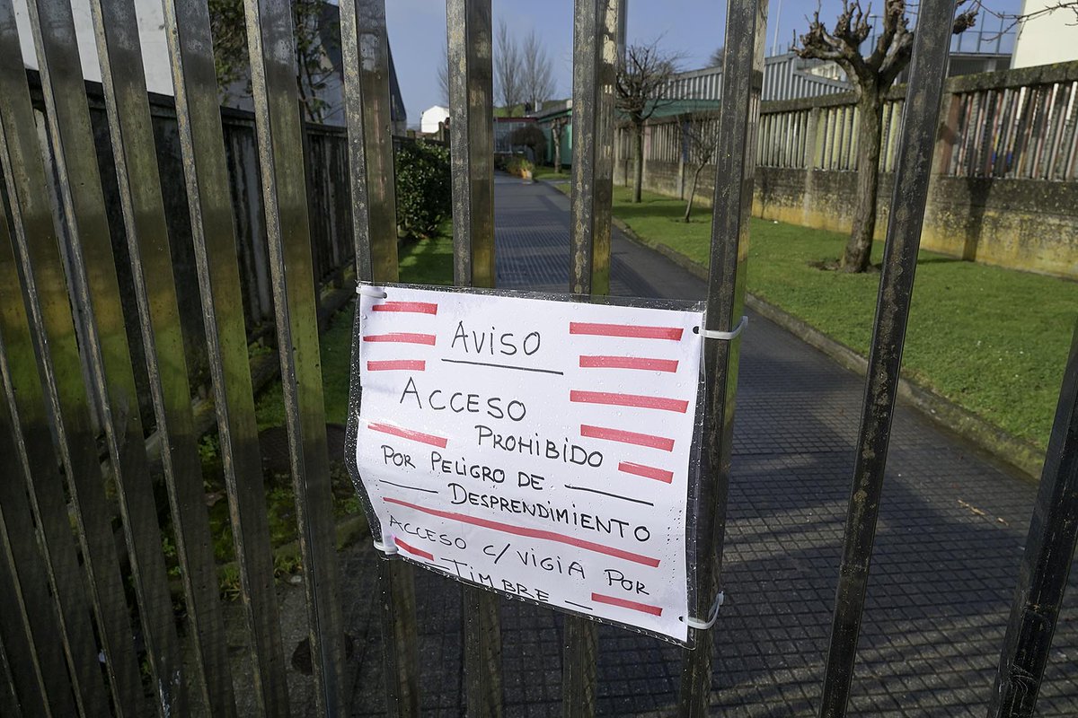 #NaWeb

O BNG insta o Goberno Local a que actúe xa ante os danos causados polo temporal na escola infantil Luís Seoane.

<a href="/DavidAjdhar/">o David Soto 🇵🇸 #AltriNon</a> propón que, mentres duren as obras de reparación, as crianzas podan ir á escola de Monte Alto.

acorunha.bng.gal/articulo/novas…