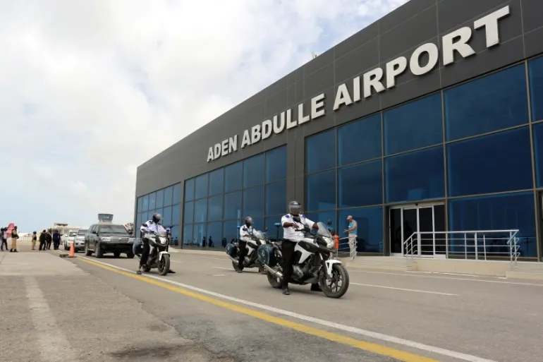 SomaliGuardian's tweet photo. 🚨𝗜𝗻𝘁𝗲𝗿𝗻𝗮𝘁𝗶𝗼𝗻𝗮𝗹 𝗮𝗶𝗿𝗹𝗶𝗻𝗲𝘀 𝘄𝗮𝗿𝗻 𝘁𝗵𝗲𝘆 𝗺𝗮𝘆 𝘀𝘂𝘀𝗽𝗲𝗻𝗱 𝗠𝗼𝗴𝗮𝗱𝗶𝘀𝗵𝘂 𝗳𝗹𝗶𝗴𝗵𝘁𝘀 𝗼𝘃𝗲𝗿 𝗮𝗶𝗿𝗽𝗼𝗿𝘁 𝘀𝗲𝗰𝘂𝗿𝗶𝘁𝘆 𝗳𝗲𝗮𝗿𝘀

A number of international airlines operating flights to #Somalia’s capital have raised serious concerns about security at Aden Adde International Airport and in its surrounding areas.

Turkish Airlines, Qatar Airways and Ethiopian Airlines are said to have formally communicated their growing worries to the Somali Civil Aviation Agency, warning that deteriorating security conditions could affect their continued operations to Mogadishu.

The airlines have expressed fears that rising risks at the airport and its environs could endanger passengers, crew and aircraft. Sources say senior officials at the agency were briefed in detail on the perceived threats during discussions with representatives of the three carriers.

However, the same sources indicate that the civil aviation authority has yet to take tangible measures or provide a concrete response to address the concerns raised.

In their communications, the airlines reportedly made clear that they would be unable to continue flying to Mogadishu if the security issues were not resolved, citing the potential risk to the safety of their staff, passengers and assets.

A suspension of international flights to Somalia would have wide-ranging consequences, affecting the movement of people and goods, damaging the country’s civil aviation sector, and undermining its international standing and relations.

Somalia’s civil aviation authority has not publicly commented on the concerns raised by the airlines and has yet to issue an official response.

MORE 👉 https://t.co/1nkyHQRPjQ