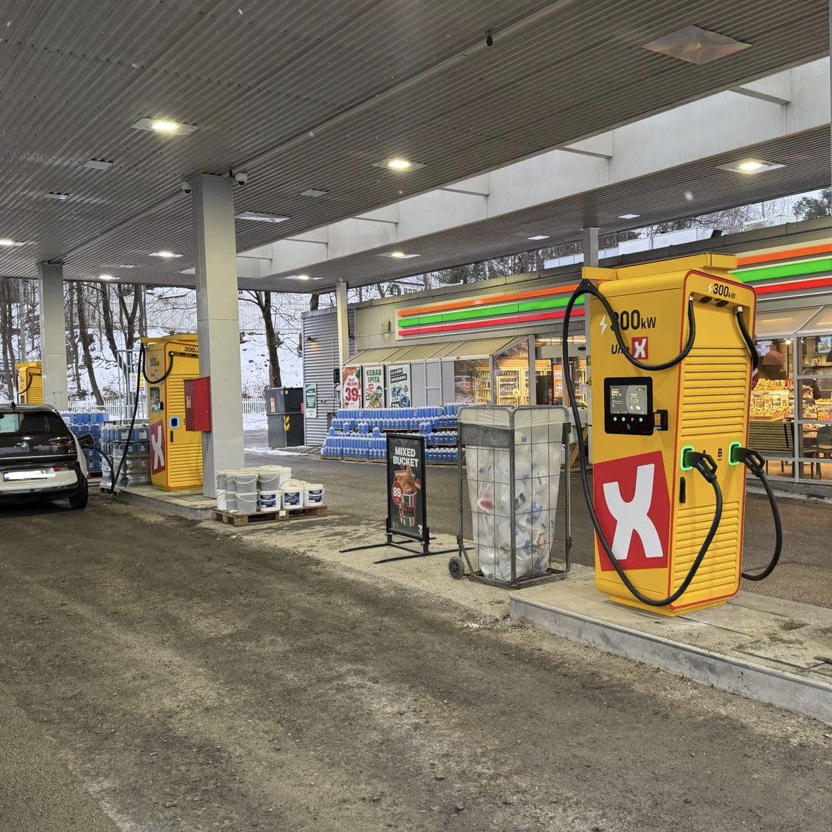 Uno-X ultrafast EV charging tweet media