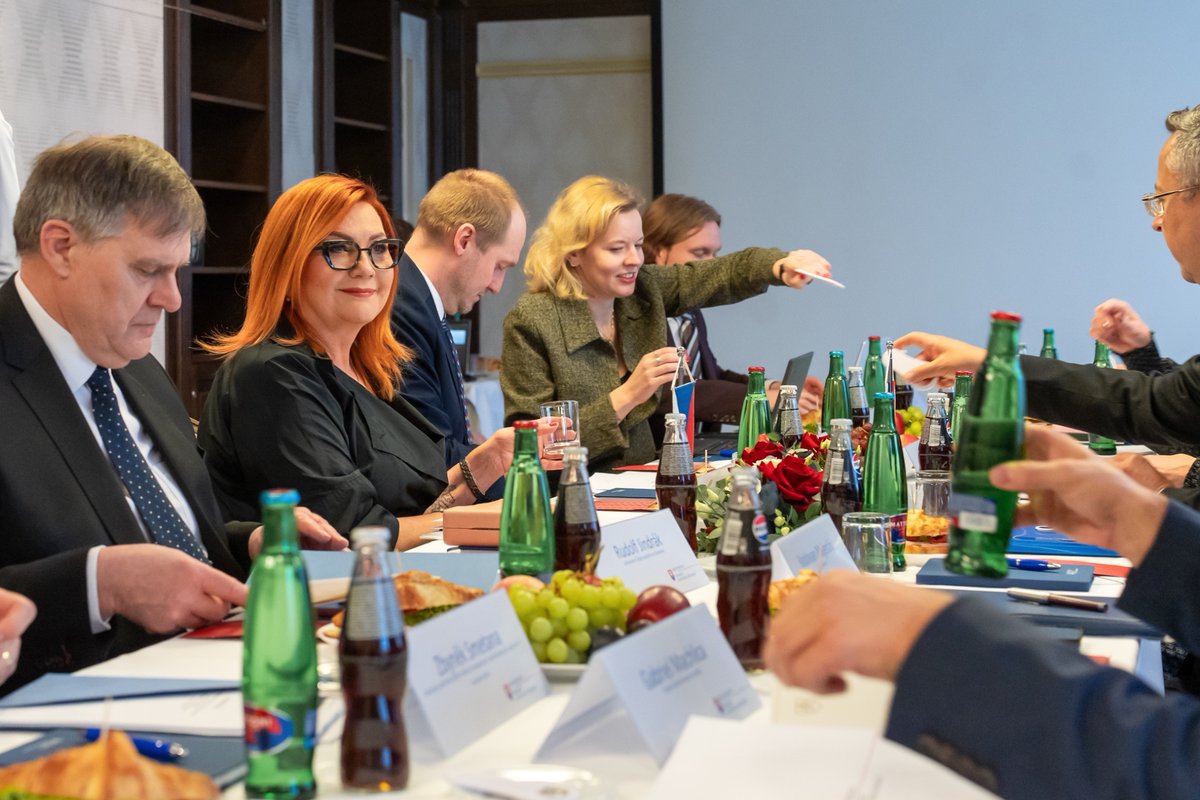 Alena Schillerová tweet media