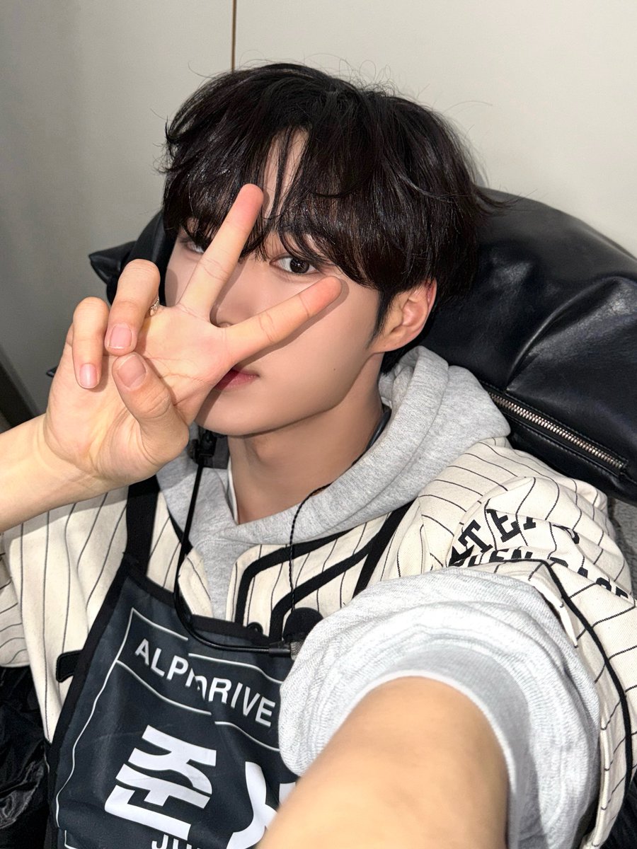 📸］X｜260130更新🆙 💬ジュンソ 今日マンネから合格をもらった写真