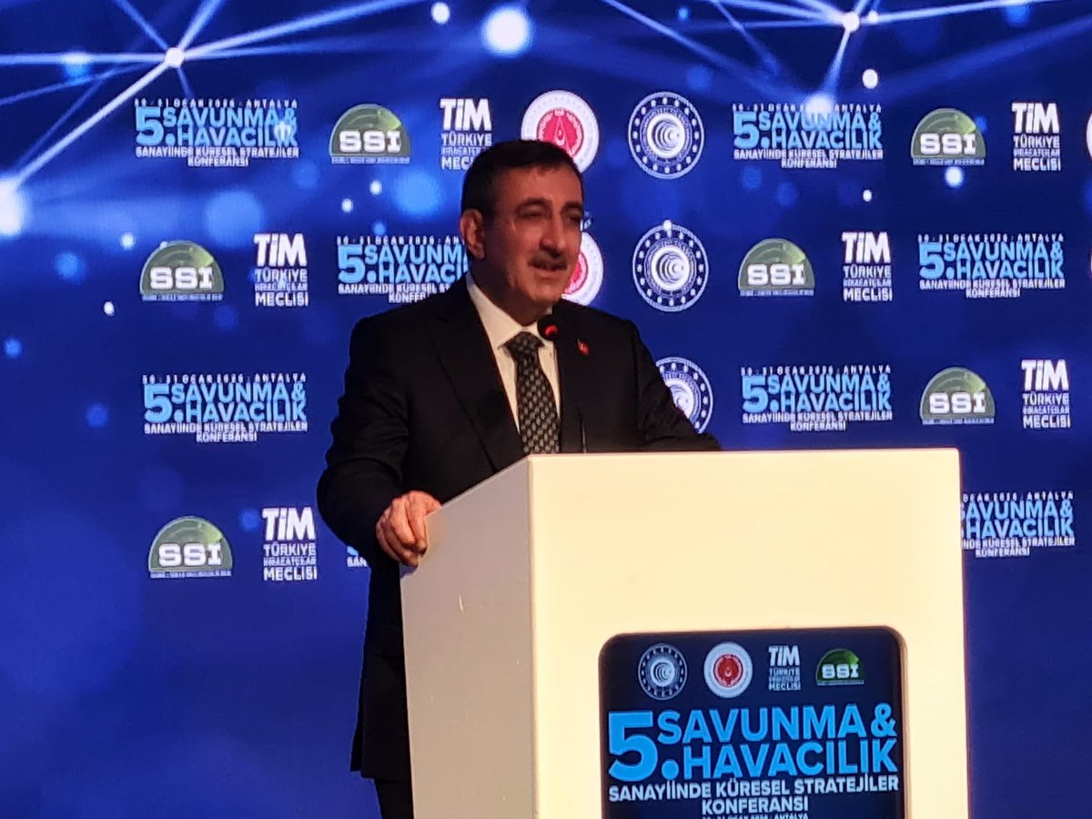 avmustafakose's tweet photo. Cumhurbaşkanı Yardımcımız Sn.Cevdet Yılmaz, Maliye Bakanımız Sn. Mehmet Şimşek ve Ticaret Bakanımız Sn. Ömer Bolat'ın teşrifleriyle “5.Savunma ve Havacılık Sanayiinde Küresel Stratejiler” konferansına katıldık, savunma sanayi ihracatında dereceye girenlere ödüllerini verdik… https://t.co/xnhA0kylwd