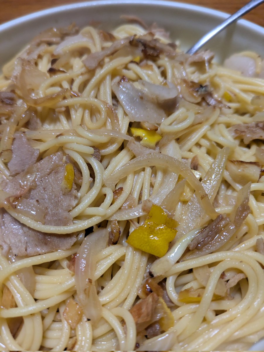 nobrbwart's tweet photo. 庭でとれたゆずで和風パスタ作りました。
美味しい https://t.co/OdvpBvueqi