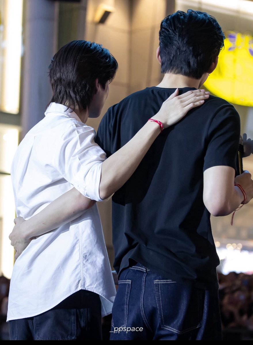 #ปอนด์ภูวินทร์ #PondPhuwin
#ppnaravit #phuwintang

2025.                                                   2026