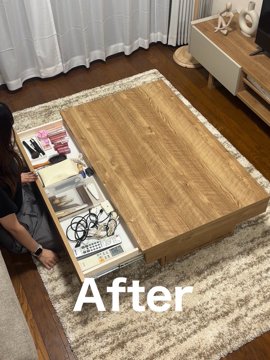 ←Before After→ 収納付きテーブルに変えたら リビング片付いた…🫢