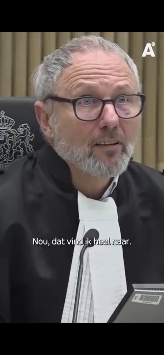 iriedaily94's tweet photo. Hoe een D66- rechter eruit ziet?
Zo dus 👇 https://t.co/yTBLVI064g