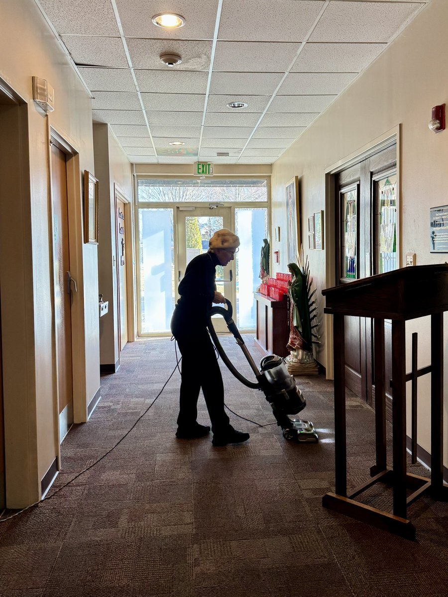 stmarknc's tweet image. TGIF: Thank God for the quiet work.
Winter weather has a way of interrupting plans. Sometimes the church is quieter than we hoped.

Today, we are still here and open. At the same time, every forecast is pointing toward snow on Saturday. While it should pass by Sunday, the cold…