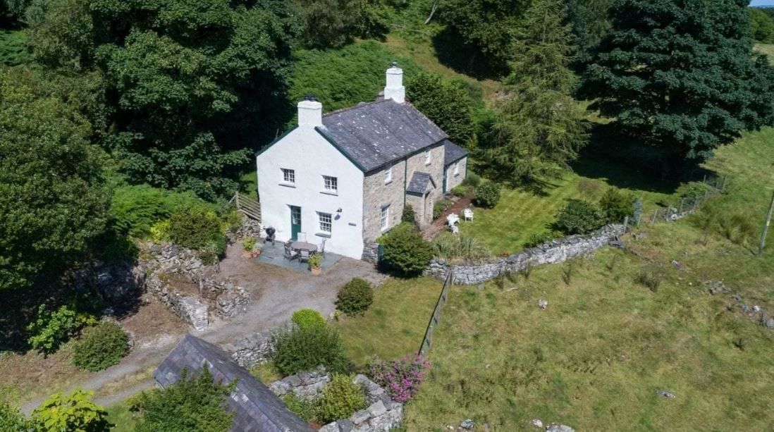 WeAcceptPets's tweet image. 🏡 Bodnant Estate, North Wales 🏡

With spectacular countryside views from every property, Bodnant Estate is an unforgettable destination for anyone seeking a tranquil holiday in a truly stunning setting. 🌄💛

Accepts 🐶
 weacceptpets.co.uk/Conwy/8005

#BodnantEstate #NorthWales #Pets