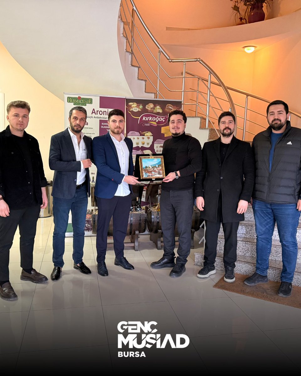 Genç MÜSİAD Bursa olarak üye ziyaretlerimiz kapsamında Emirhan Köse’yi Sesler Grup’ta ziyaret ettik. Misafirperverliği için teşekkür eder, başarılarının devamını dileriz.

#GençMÜSİADBursa #ÜyeZiyareti #GençMÜSİAD
<a href="/smesihcil/">Süleyman Mesih Çil</a> <a href="/MagsumU/">Mağsum Usta</a> <a href="/gencmusiad/">Genç MÜSİAD</a>