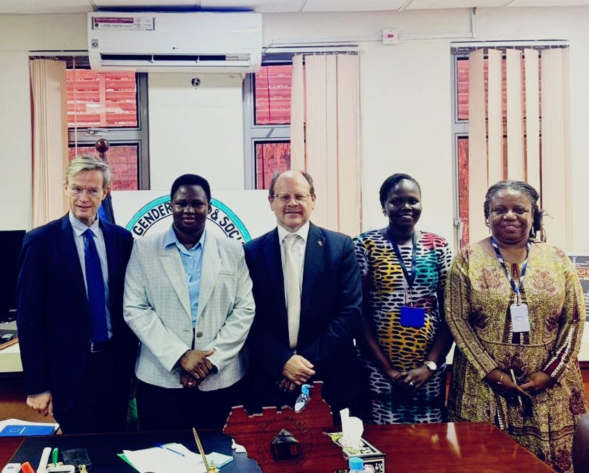 Today, the co-chairs of the Women, Peace and Security (WPS) Working Group in South Sudan 🇪🇺 &amp; 🇬🇧, &amp; 🇺🇳Women paid a courtesy visit to the newly appointed Minister for Gender, Children and Social Welfare, Hon. Nuno Ruthop Enderu &amp; discussed the #WPS agenda in the country. #SSOX
