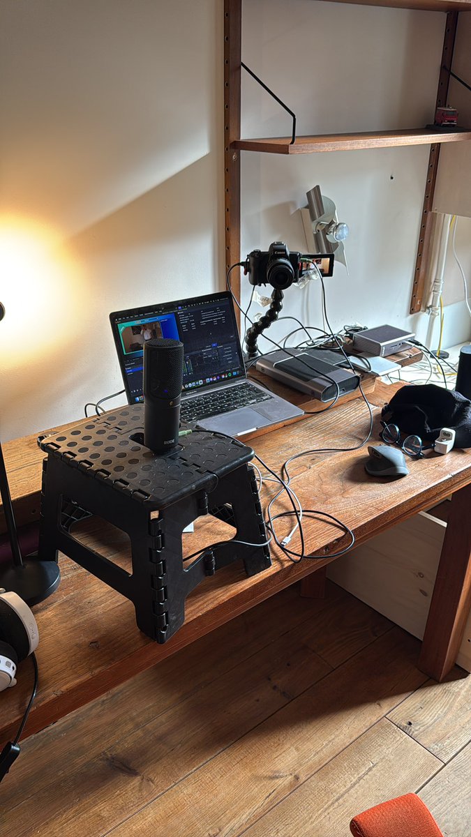 nephclicks's tweet image. New House, new country and the most macgyver’d together stream setup you will find this side of #amsterdam. All while i wait for my actual stream setup to be delivered from Ireland… #creatorlife #creatortools