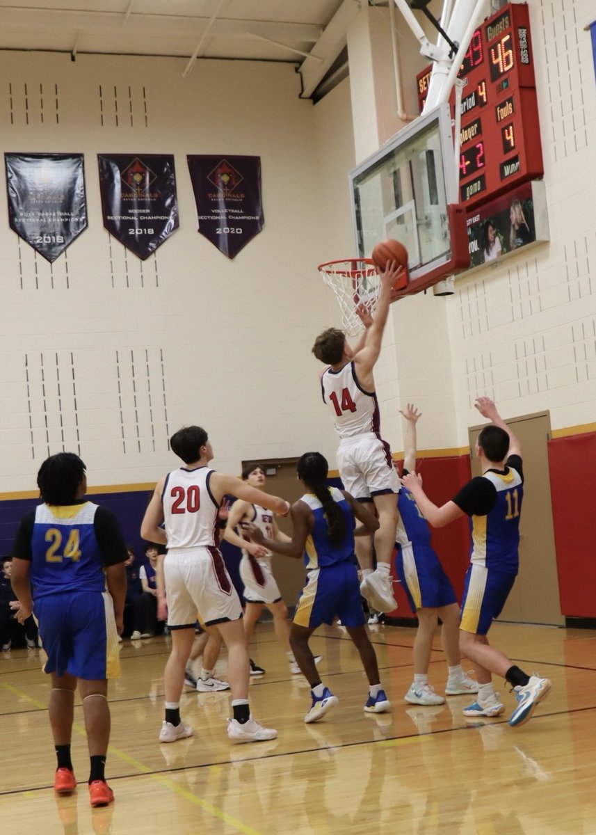 Seton_Athletics's tweet photo. Varsity boys basketball with a dramatic 61-59 home victory over Muncie Burris last night! 

Jackson Feist -  18 pts
Tyson Tremain - 16 pts
Colin Murray- 10 pts
Gavin Killion - 9 pts 
Zach Robinson - 6 pts https://t.co/dDPnKP2hAm