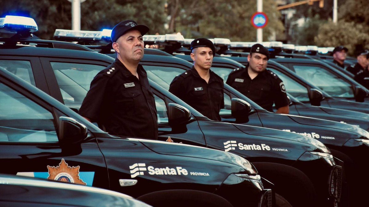 PUERTO GENERAL SAN MARTÍN RECIBIÓ DOS NUEVOS MÓVILES POLICIALES PARA REFORZAR LA SEGURIDAD

 341media.com.ar/index.php?pagi…