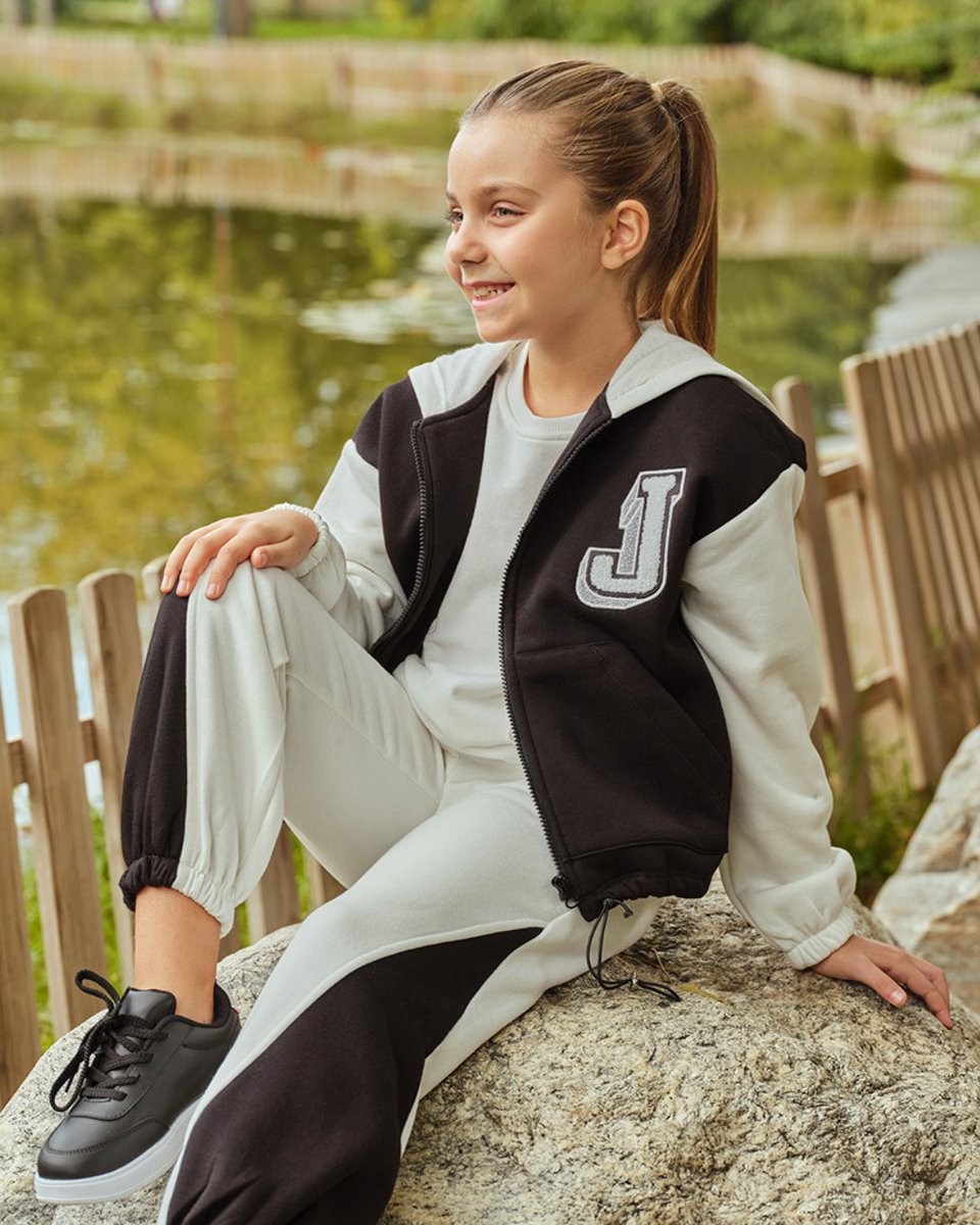 ozdilekavm's tweet image. Funfair’in gün boyu konfor sağlayan yumuşacık eşofmanları ile hareket etmenin keyfi bir başka 🏃🏻

✨ Özdilek Mağazalarında ve Özdilekteyim’de. 

#Funfair #ÇocukModası