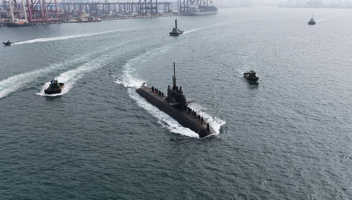 aag_th's tweet photo. 🇹🇼⚓️AAG_th บันทึกประจำวัน: เรือดำน้ำ SS-711 Hai Kun ไต้หวันเสร็จสิ้นการทดลองเรือใต้น้ำครั้งแรก
https://t.co/mm5JXtRhwi
#Taiwan #Navy @MoNDefense #ROCN #ROCArmedForces CSBC #Submarine #Warship #HaiKun https://t.co/oReRHU5ZSQ