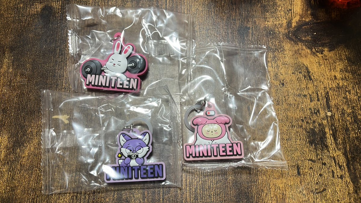 yuri081130 tweet media