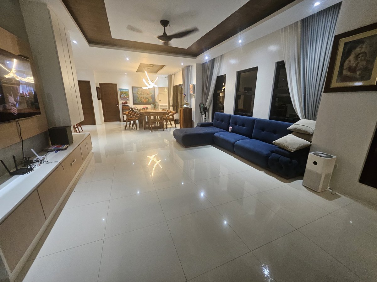 People asking me ano plano after bar. Ito maglinis ng kalat ng mga anak at magmop ng sahig na sinukahan nila. Ganun. 🤦