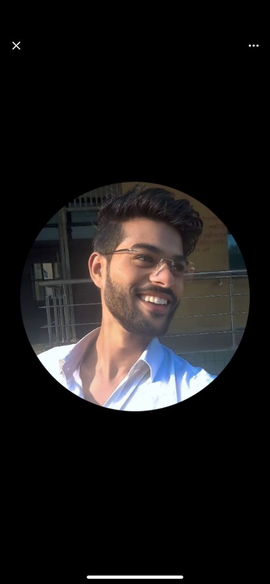 yourfriendlynbr's tweet image. Ghar se nikalte hi         Kuch dur chalte hi