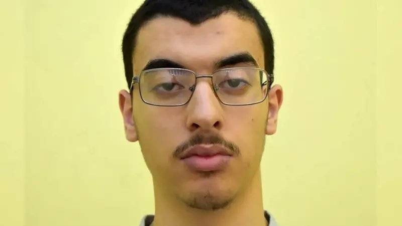 Manchester Arena bomber Hashem Abedi appeared in court today flanked by four cops in full riot gear. Abedi allegedly shouted ‘Allahu akbar’ as he tried to murder three prison officers and is being held in solitary courtnewsuk.co.uk/manchester-are…