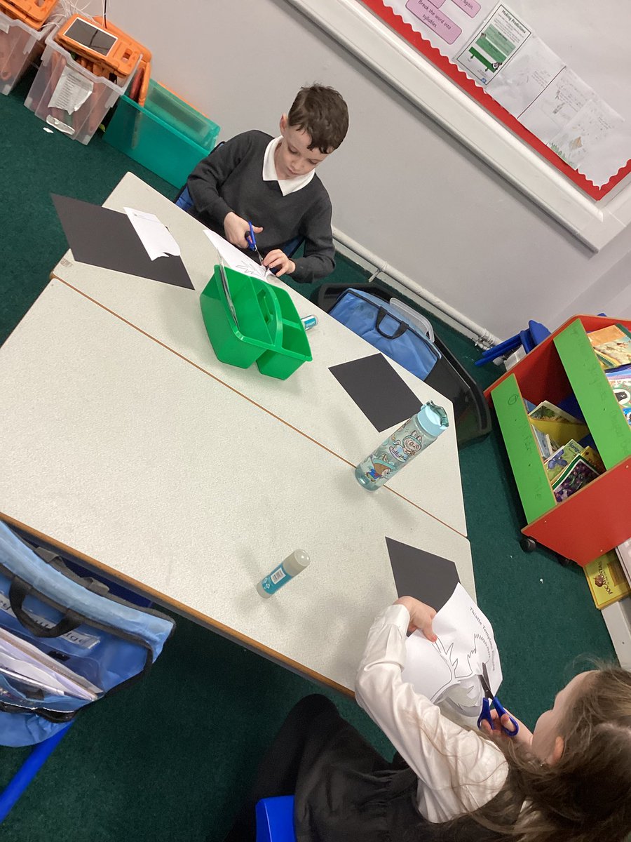 stserfs_3's tweet photo. We had so much fun creating Thistles using tissue paper during St Andrew’s day🏴󠁧󠁢󠁳󠁣󠁴󠁿 https://t.co/jrbLweq01N