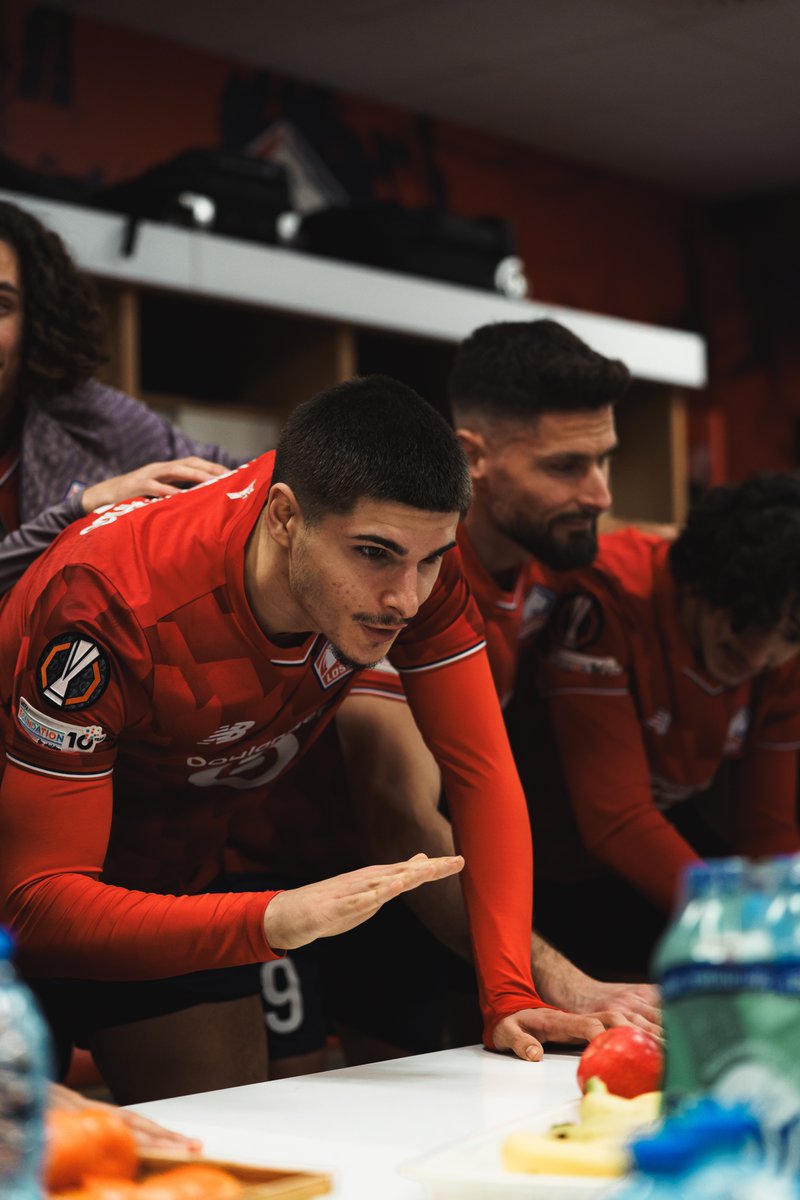 losclive's tweet photo. La joie de tout un vestiaire 🤩

#UEL https://t.co/CFTR8ULoQI