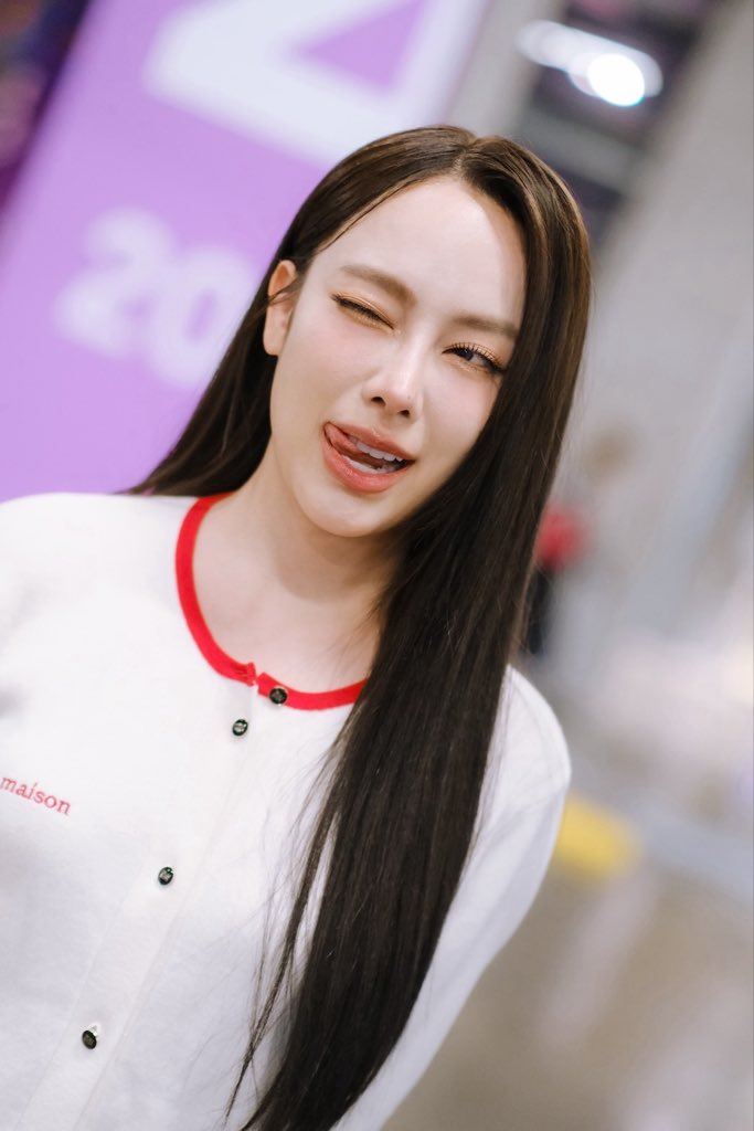 Preaw_family tweet media