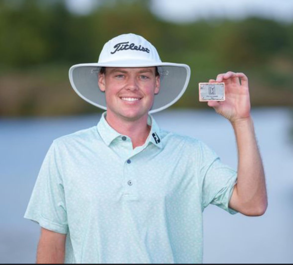 Caught a flyer… tweet media