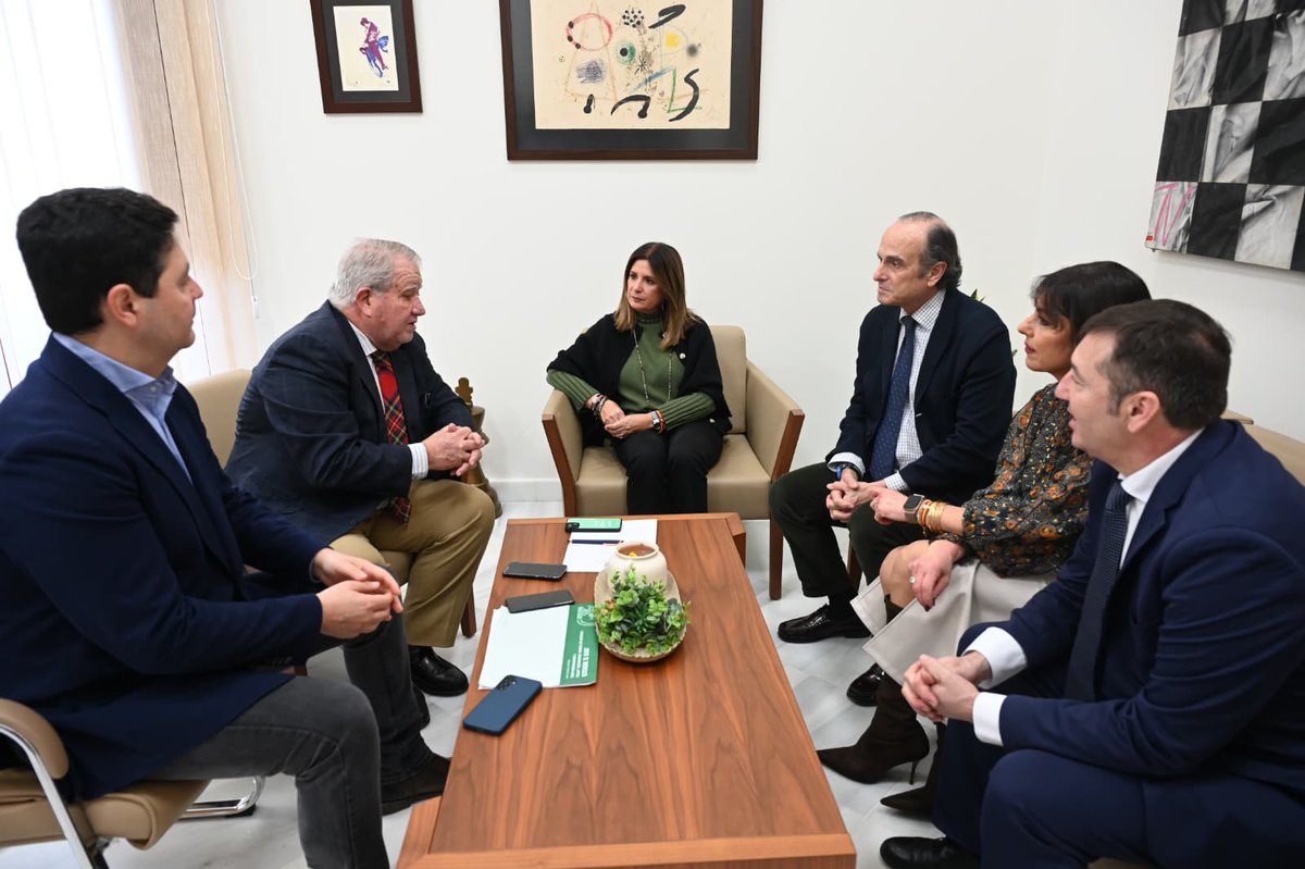 ⚪️ REUNIÓN
La alcaldesa mantiene una reunión de trabajo con el delegado de Justicia, Administración Local y Función Pública de la Junta.

➡️ En el encuentro se han abordado asuntos vinculados al PFEA y otras actuaciones y proyectos para #Linares.

ℹ️ +INFO
ciudaddelinares.es/noticias/la-al…
