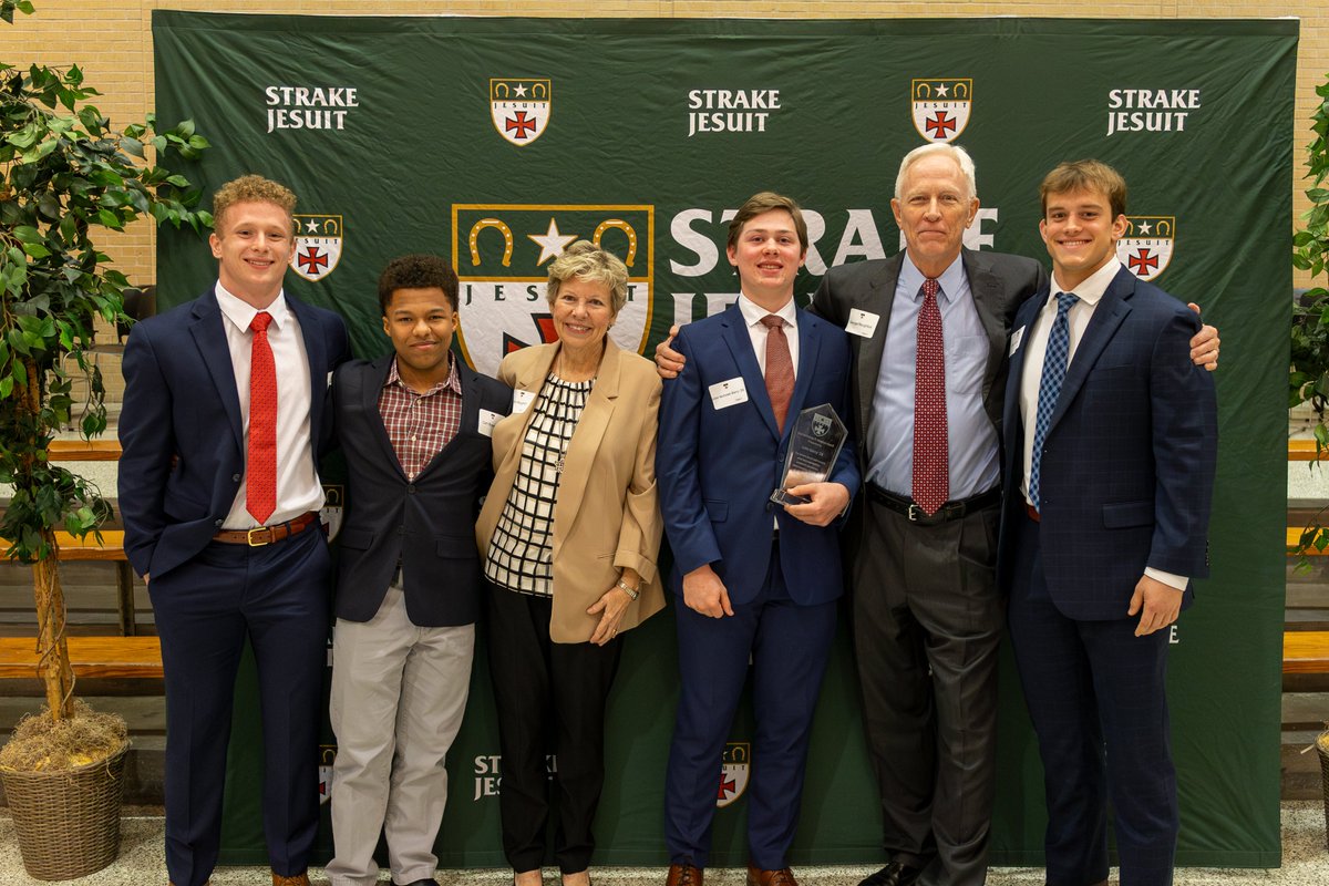 Strake Jesuit tweet media