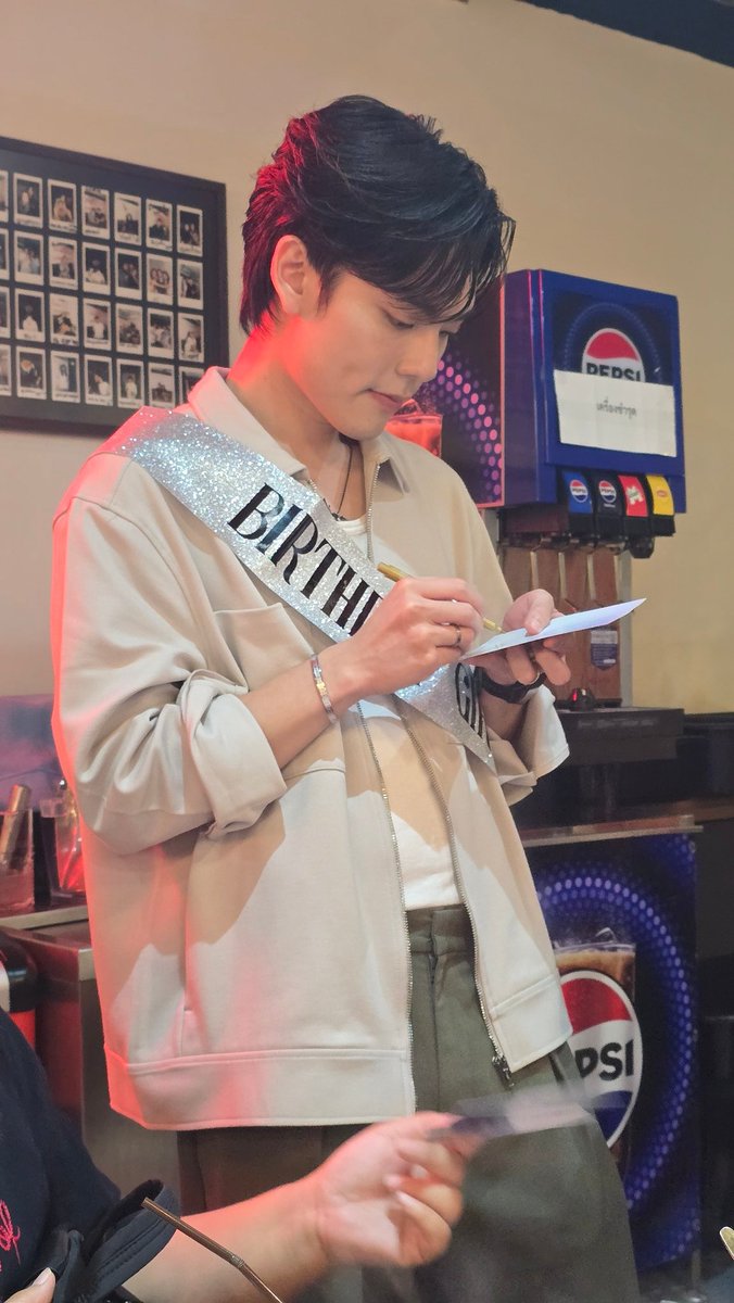 สุขสันต์วันเกิดนะคะ❤️

#COPTERPANUWAT 
#COPTERPARTY29th